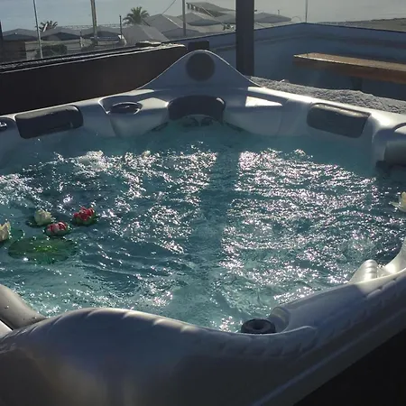 Apartment Rooftop Loft With Jacuzzi