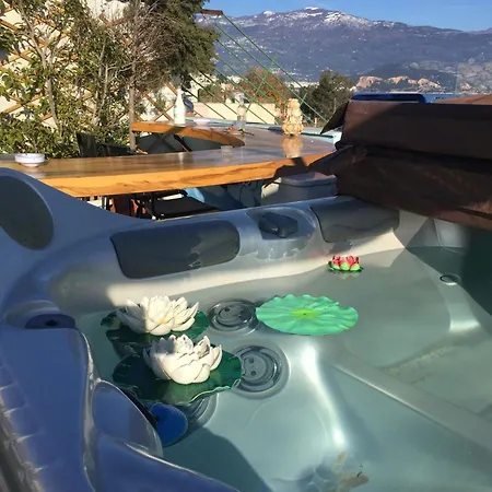Apartment Rooftop Loft With Jacuzzi *