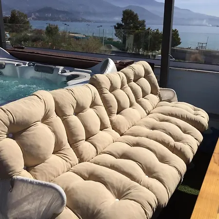 Rooftop Loft With Jacuzzi Volos