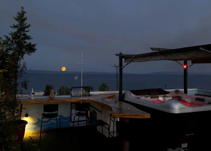 Rooftop Loft With Hydromassage * Volos
